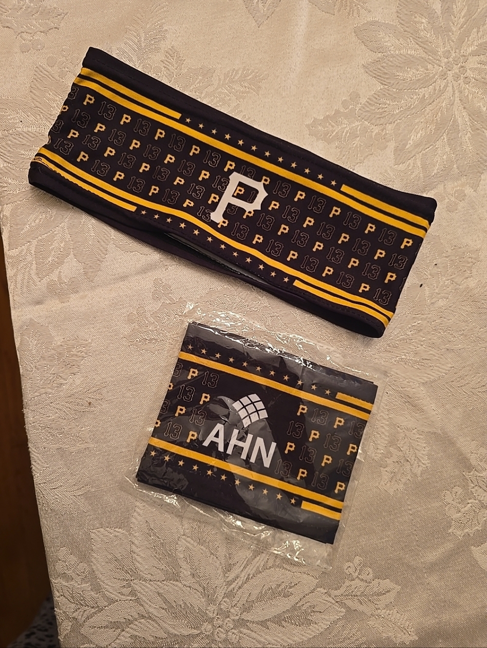 PITTSBURGH PIRATES Ke'Bryan Hayes Headband SGA 5/14/22 PNC Park Black Gold MLB